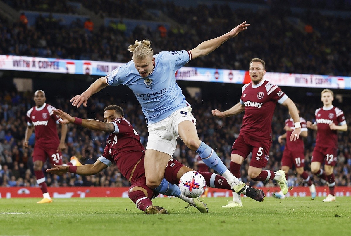 Haaland ngồi thiền sau khi đi vào lịch sử Premier League - Bóng Đá