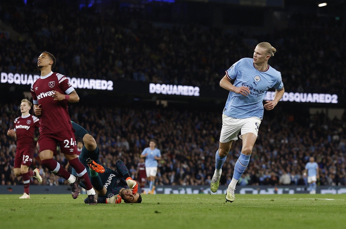 Haaland ngồi thiền sau khi đi vào lịch sử Premier League - Bóng Đá