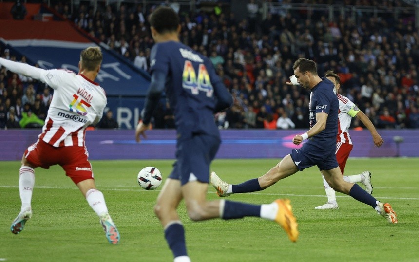Mbappe đi vào lịch sử Ligue 1 - Bóng Đá