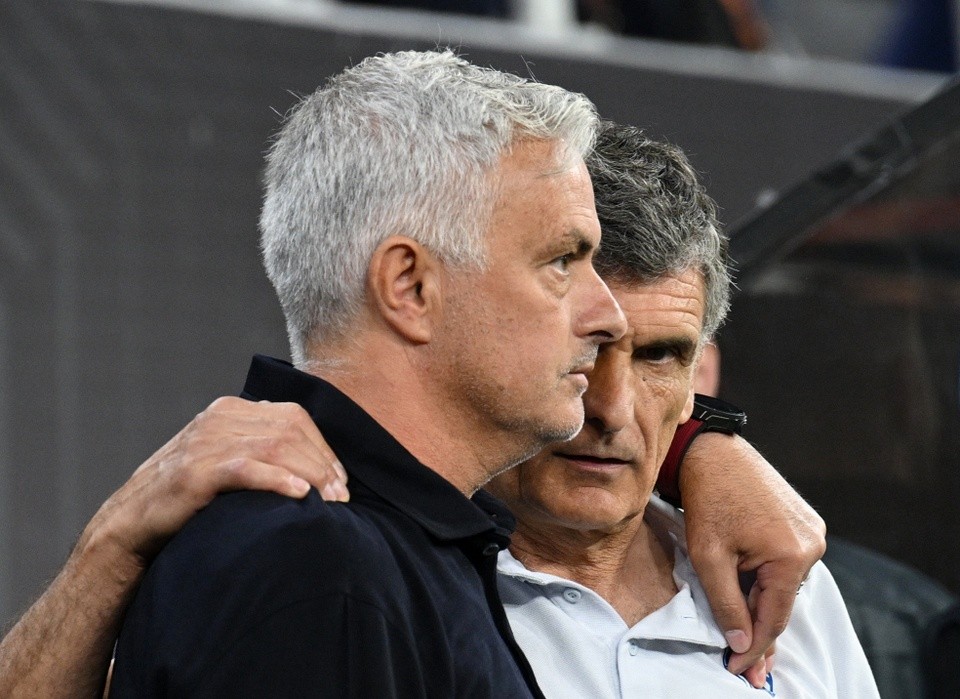 HLV Sevilla nói gì sau khi đánh bại Mourinho - Bóng Đá