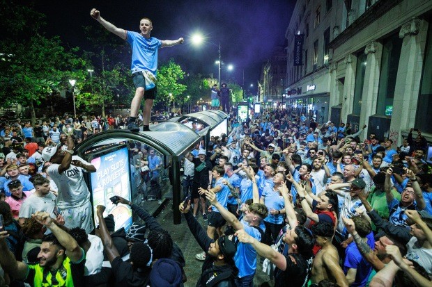 Điều điên rồ sau chức vô địch của Man City - Bóng Đá