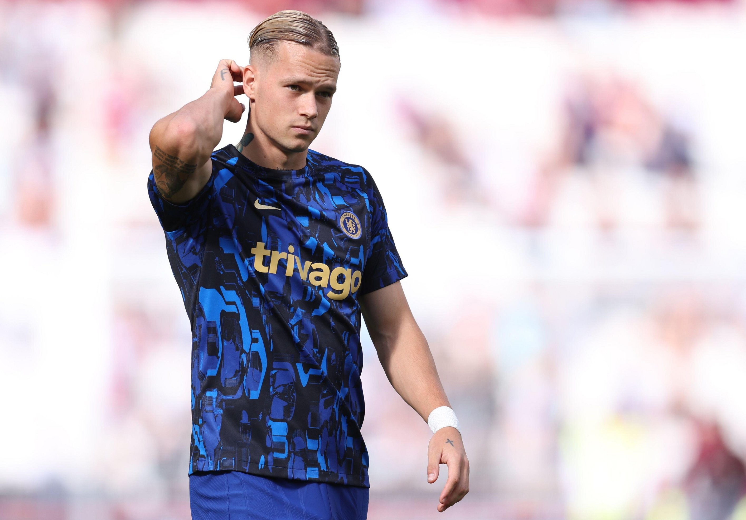 Chelsea choáng váng với Mudryk - Bóng Đá