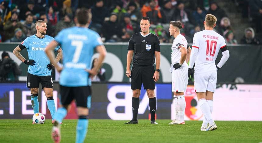 FC Augsburg vs Bayer Leverkusen - Bóng Đá