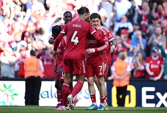 Bàn thắng ở những phút bù giờ của Wirtz giúp Liverpool ấn định thắng lợi 3-1.