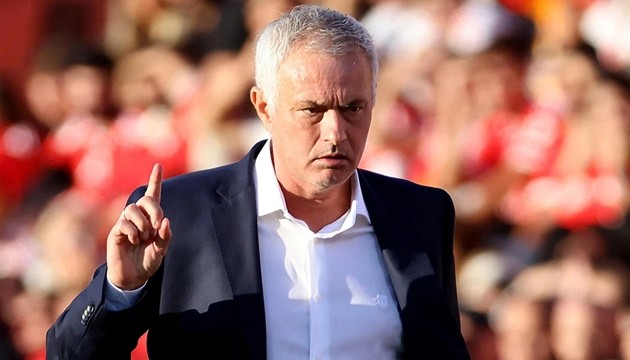 Mourinho vẫn giữ phong cách lãnh đạo rất cứng rắn.