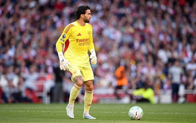 David Raya – 8.0: Có pha cứu thua xuất sắc tầm thấp ở phút 30 để ngăn chặn cú dứt điểm của Tonali. Khả năng ra vào hợp lý và làm chủ những pha bóng bổng của anh giúp hàng thủ Arsenal luôn giữ được sự bình tĩnh.