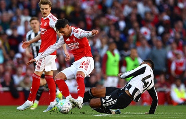 Martin Zubimendi – 7.3: Đóng vai trò quan trọng trong việc đánh chặn các đợt phản công từ giữa sân của Newcastle. Tuy nhiên, anh có một khoảnh khắc hớ hênh khi để mất bóng nguy hiểm vào chân Bruno Guimaraes.