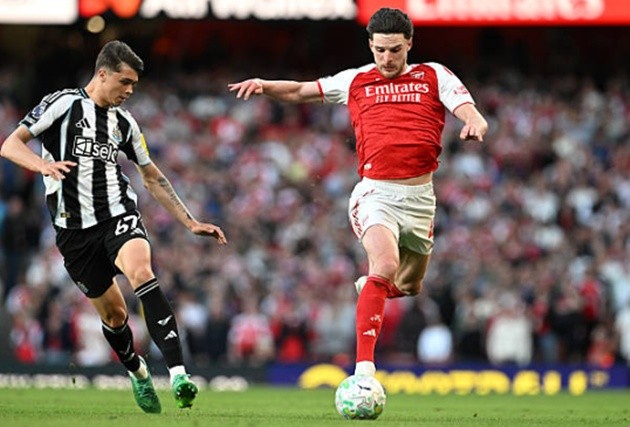 Declan Rice – 6.8: Một trận đấu lặng lẽ đến lạ thường của tiền vệ người Anh. Có vẻ như sự mệt mỏi đã bắt đầu đeo bám Rice sau chuỗi trận cày ải liên tục thời gian qua