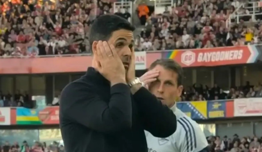 Phản ứng đáng chú ý của Arteta khi đối thủ bỏ lỡ cơ hội.