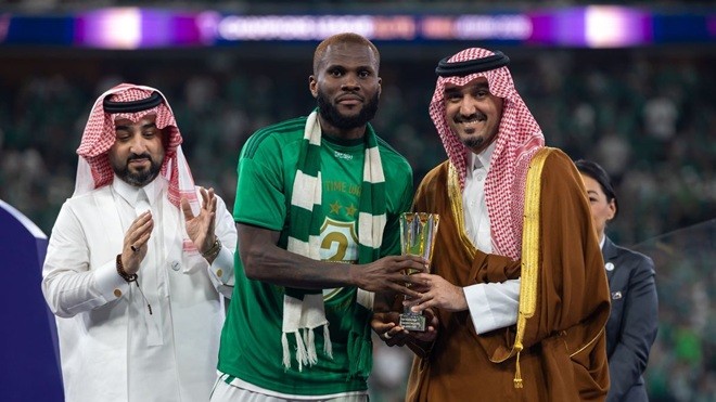  Kessie là cầu thủ xuất sắc nhất giải.