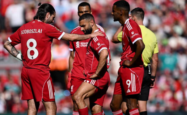 Salah dính chấn thương.