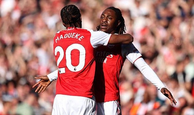 Arsenal nhọc nhằn đánh bại Newcastle United để thể hiện bản lĩnh.