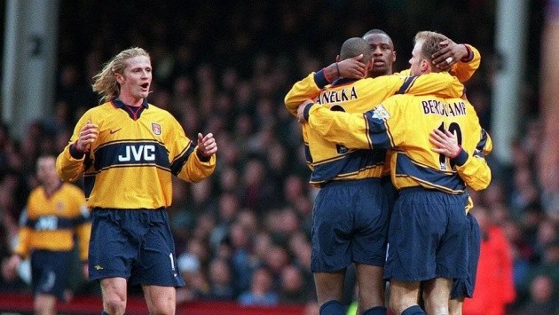 5 trận đấu đáng nhớ giữa West Ham và Arsenal - Bóng Đá