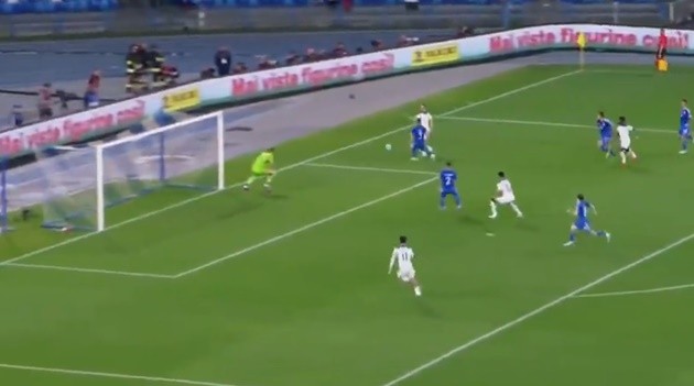 Man City stars joined on the pitch by glamorous Wags - Bóng Đá