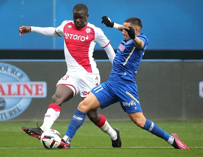 5 Premier League stars who could still complete moves - Bóng Đá