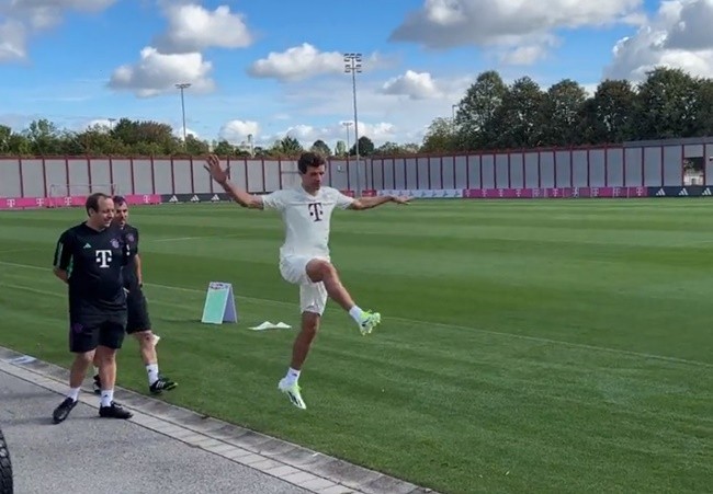 Ảnh Mount và Varane trở lại - Bóng Đá