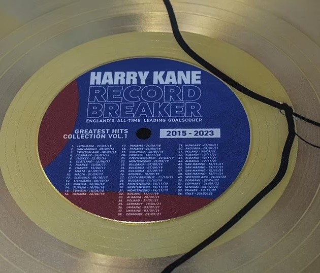 Watch Premier League legend break down in tears as he announces £47m transfer to Saudi Arabia - Bóng Đá