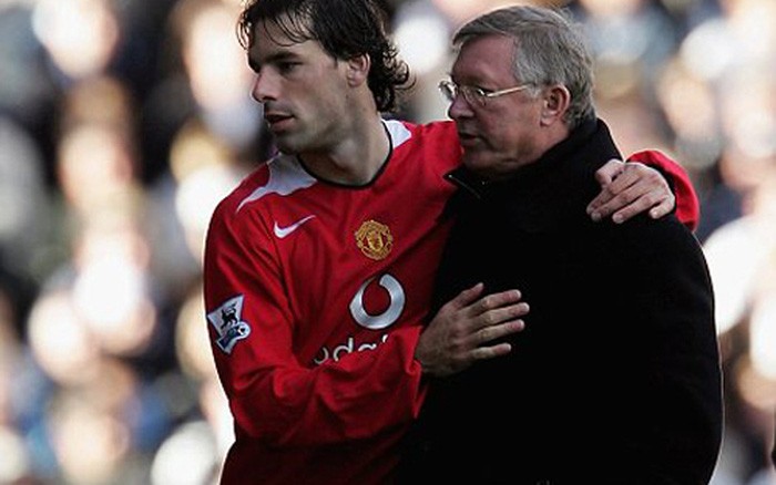 Rio Ferdinand reveals how Sir Alex Ferguson 'destroyed' Ruud van Nistelrooy - Bóng Đá