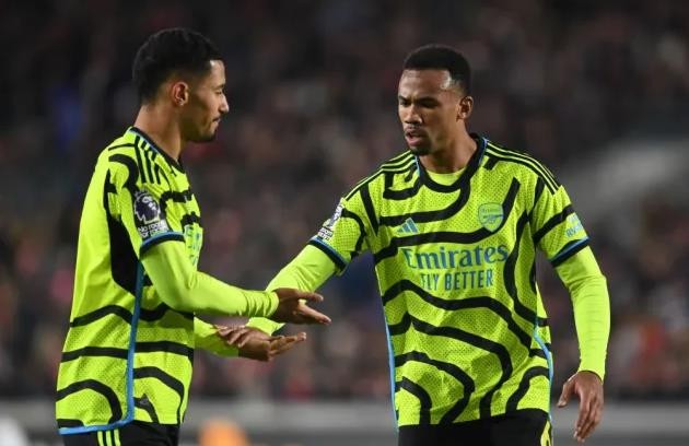 Arsenal will finish above Liverpool thanks to centre-backs, reckons Rio Ferdinand - Bóng Đá
