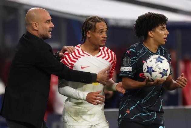 'Sky's the limit': Pundits rave over 18-year-old Man City star who played like Gundogan tonight - Bóng Đá