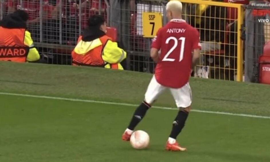 Quyết định vội vàng xảy đến ở Old Trafford? - Bóng Đá