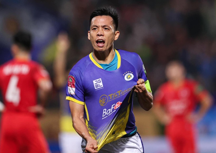 Văn Quyết bất ngờ trượt đề cử Cầu thủ xuất sắc nhất V-League 2023 - Bóng Đá