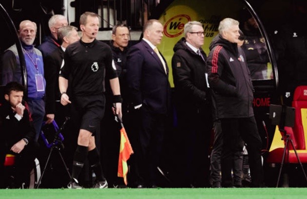 Solskjaer ngồi sụp xuống. - Bóng Đá