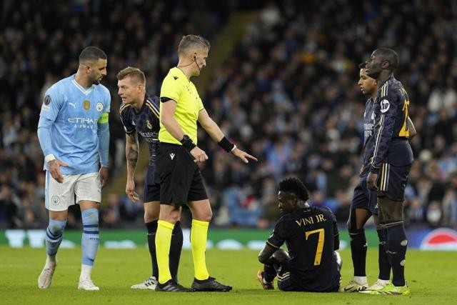 Vinícius Junior injured in Real Madrid’s Champions League quarterfinals match against Man City - Bóng Đá
