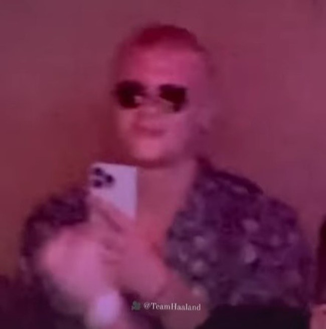 Erling Haaland say sưa trong câu lạc bộ sau khi thư giãn trên du thuyền và ăn trưa với Hoàng tử Albert ở Monaco - Bóng Đá