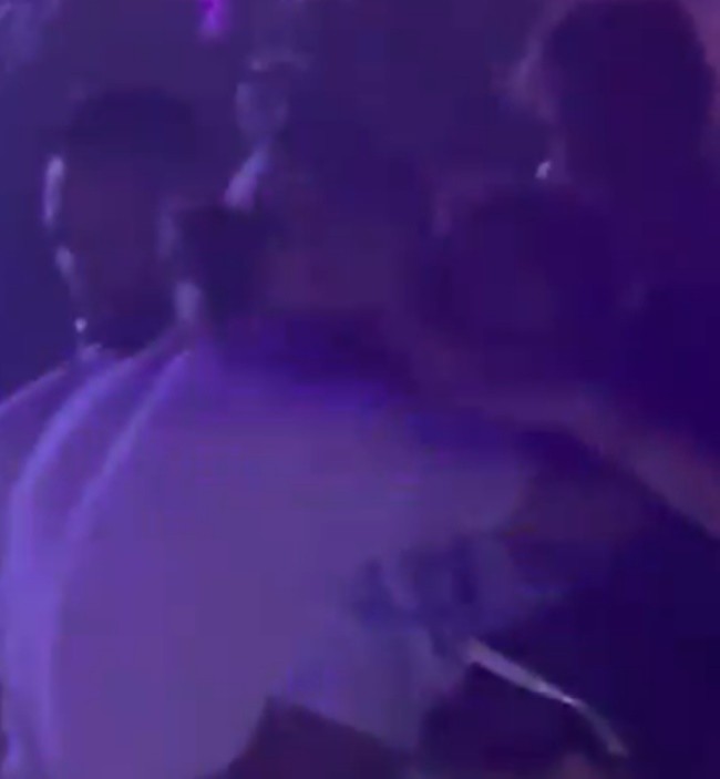 Erling Haaland and girlfriend Isabel Johansen make a splash on well-earned summer break - Bóng Đá