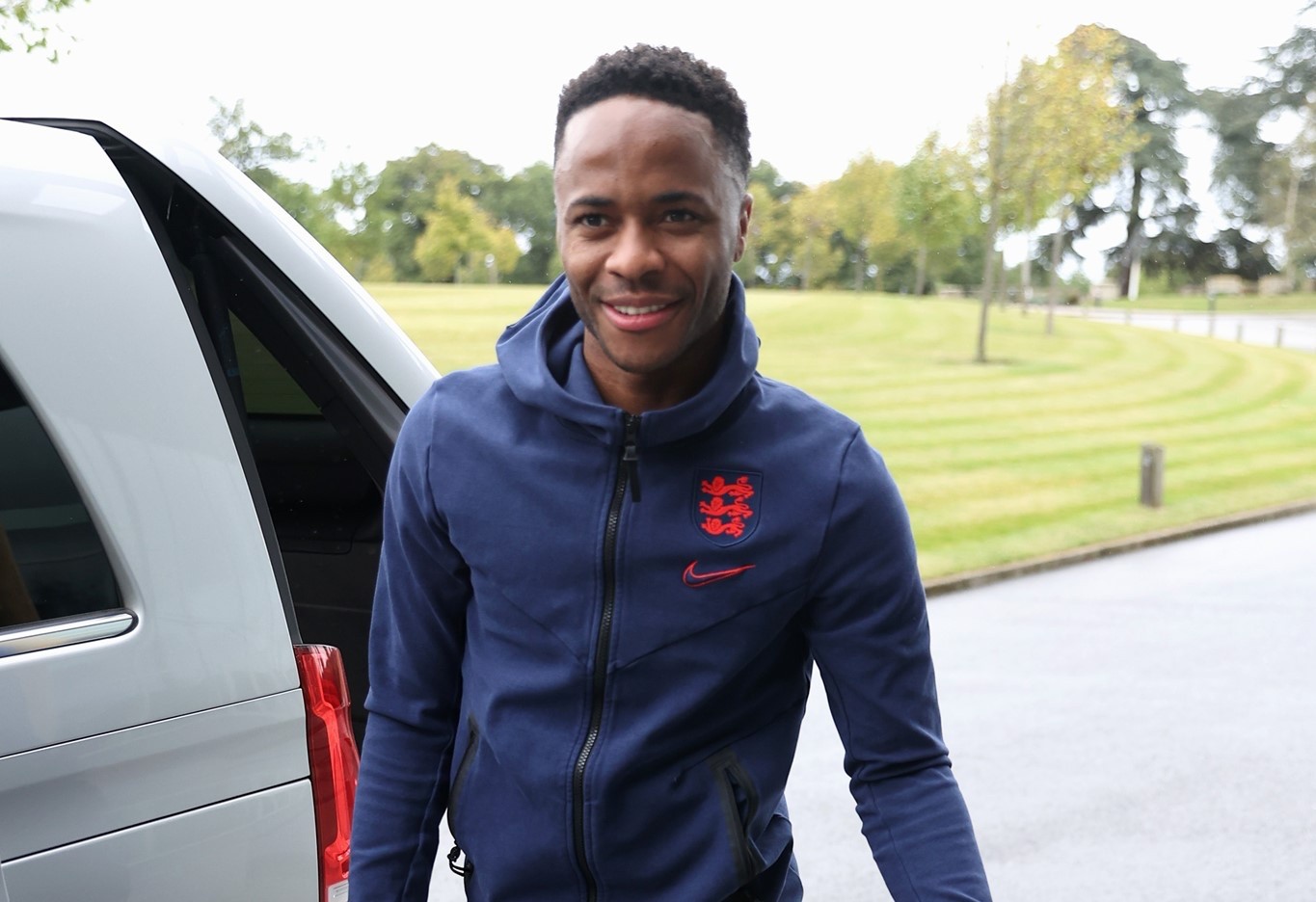 Jadon Sancho cười tươi khi tuyển Anh hội quân - Bóng Đá