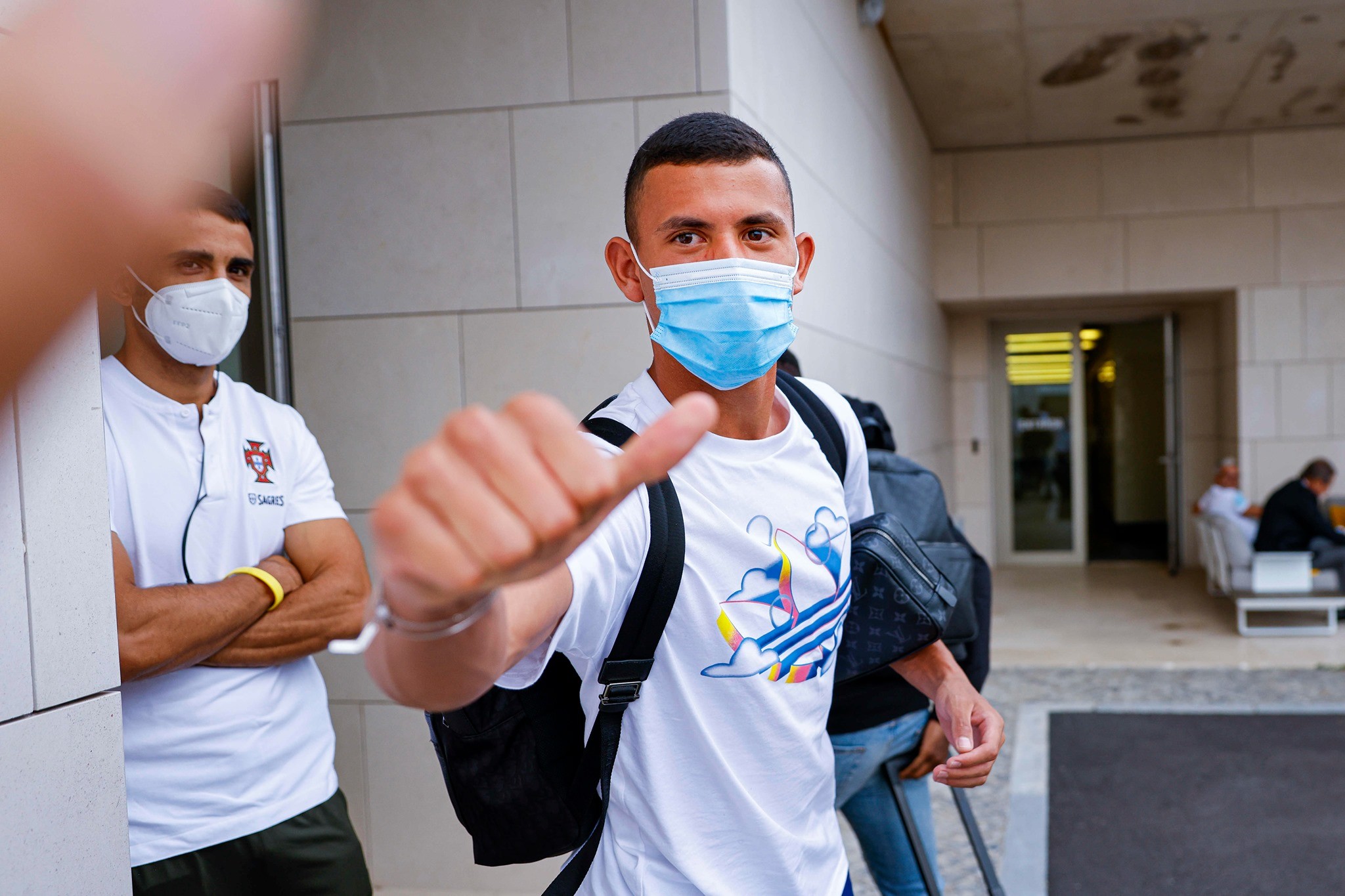 Bồ Đào Nha hội quân: Ronaldo và Fernandes gác lại nỗi buồn - Bóng Đá