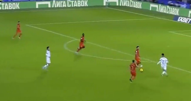 Sergio Ramos gets TWO red cards for lunge - Bóng Đá