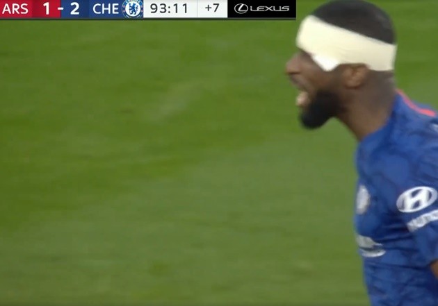 Antonio Rudiger fumes at Kepa Arrizabalaga in argument during Chelsea’s win over Arsenal - Bóng Đá