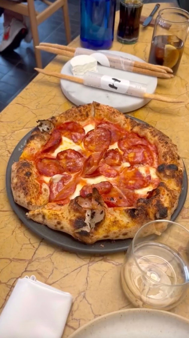 Inside Messi’s new Salt Bae-style restaurant as diners slam eye-watering prices with £40 pasta & £30 chocolate football - Bóng Đá