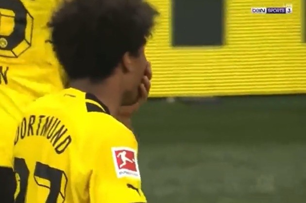 Vui quá trớn, Bellingham tặng đồng đội liên hoàn tát - Bóng Đá