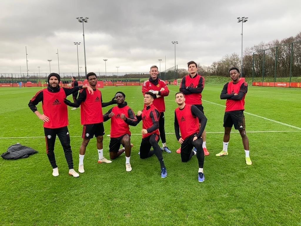 Man Utd có HLV mới, lộ diện thái độ cả đội khi tới sân tập - Bóng Đá