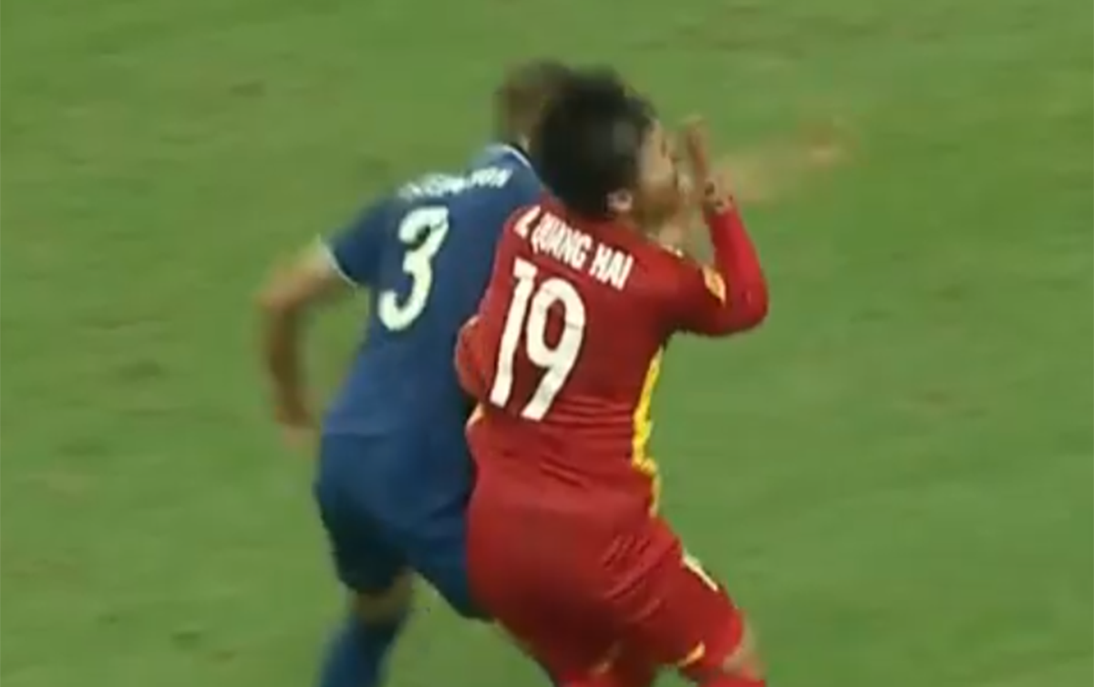 4 quyết định sai lầm của trọng tài gây khó dễ cho Việt Nam - Bóng Đá