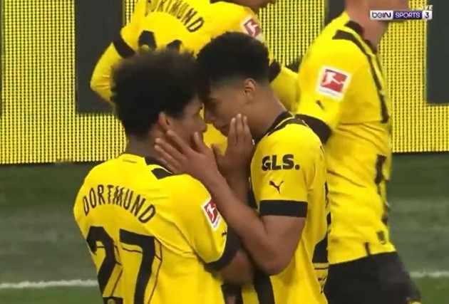 Vui quá trớn, Bellingham tặng đồng đội liên hoàn tát - Bóng Đá