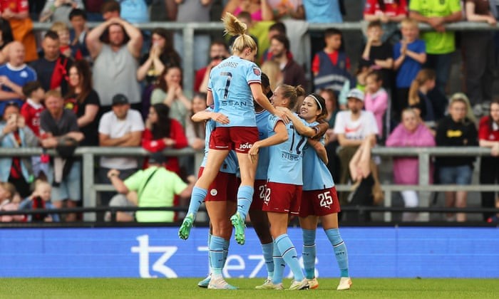 Hạ Man City, đội nữ M.U tạo nên cuộc đua vô địch kịch tính tới phút chót - Bóng Đá