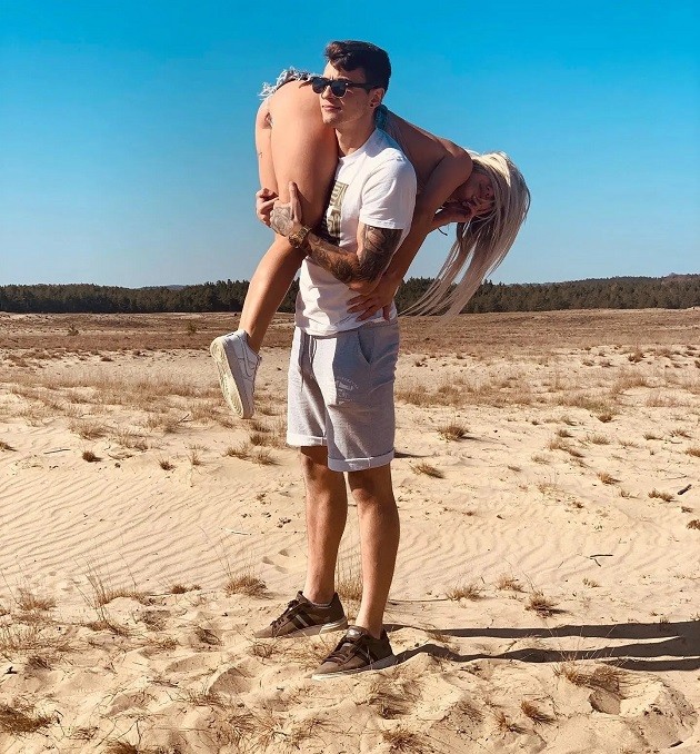 KIWIOR BLIMEY Arsenal twerk queen Wag goes topless and wiggles bum in sexy dance routine as fans say ‘you’re mesmerizing’ - Bóng Đá