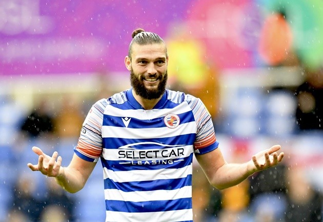 Andy Carroll ‘does the hand of God on a yellow card’ before being SENT OFF - Bóng Đá