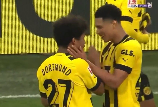 Vui quá trớn, Bellingham tặng đồng đội liên hoàn tát - Bóng Đá