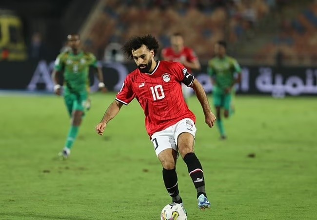 Toàn cảnh Salah bị tấn công, quân đội bảo vệ vào cuộc - Bóng Đá