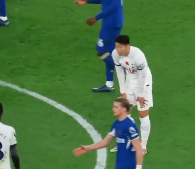 Yves Bissouma refuses to shakes hands with Conor Gallagher - Bóng Đá