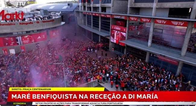 ANGEL DI MARIA received an incredible welcome after re-signing for Benfica  - Bóng Đá
