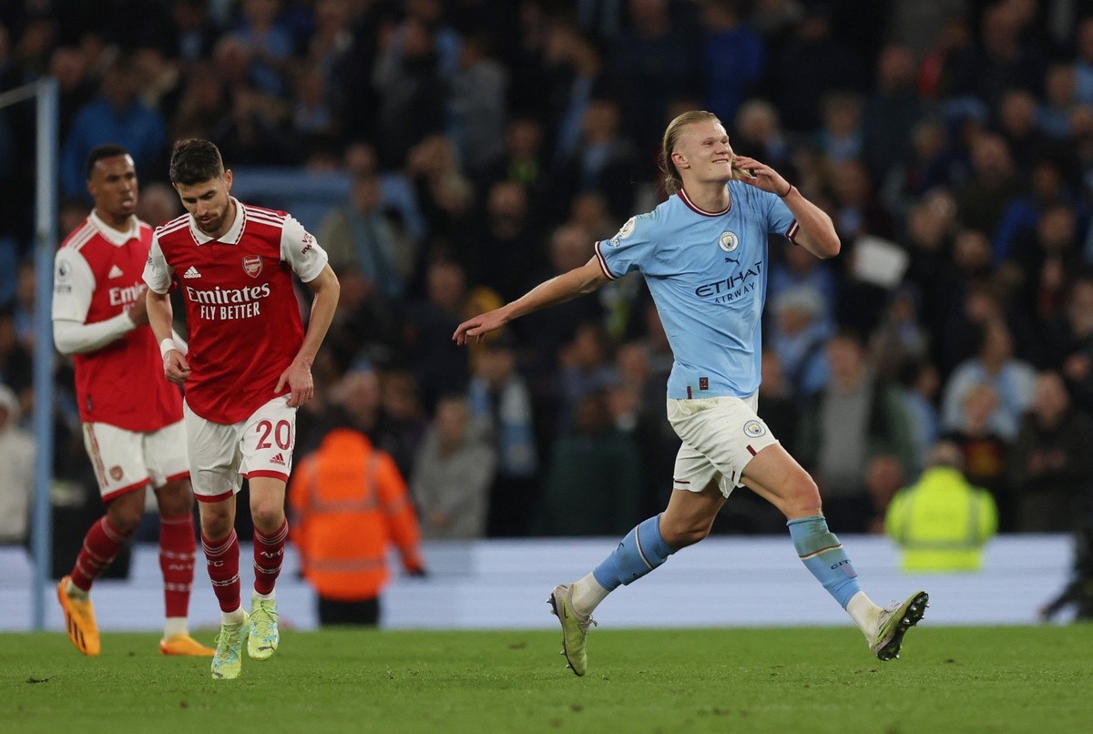 Arsenal không xứng đáng vô địch - Bóng Đá
