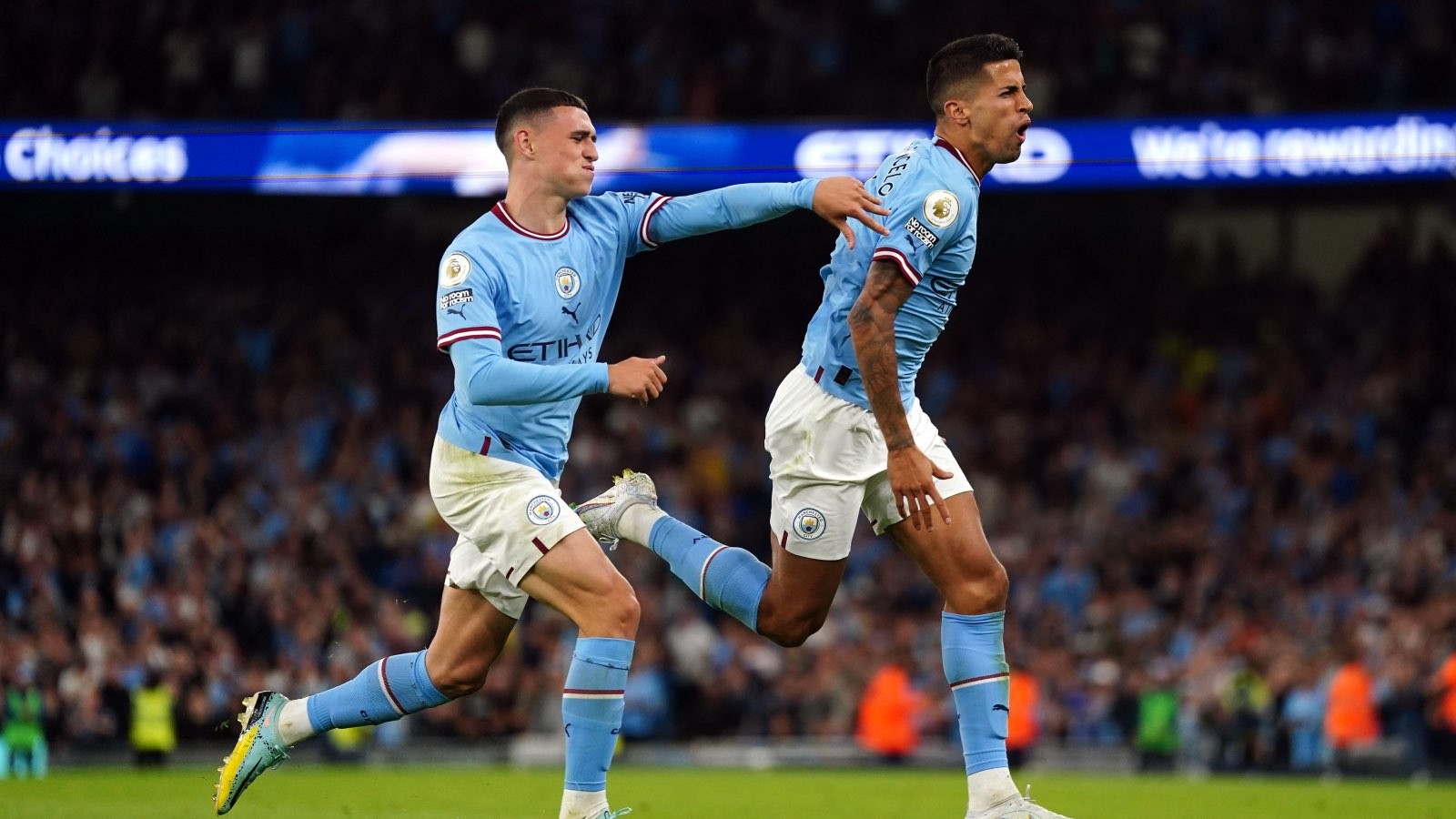Arsenal mua Cancelo - Bóng Đá
