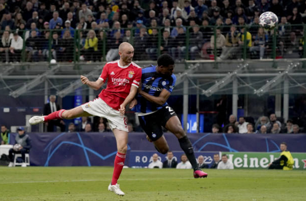 Rượt đuổi điên rồ, Inter hẹn Milan ở trận Bán kết - Bóng Đá