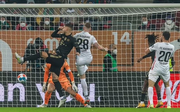 Không phải Son Heung Min, đây mới là người hùng Hàn Quốc (Hwang Hee-Chan) - Bóng Đá